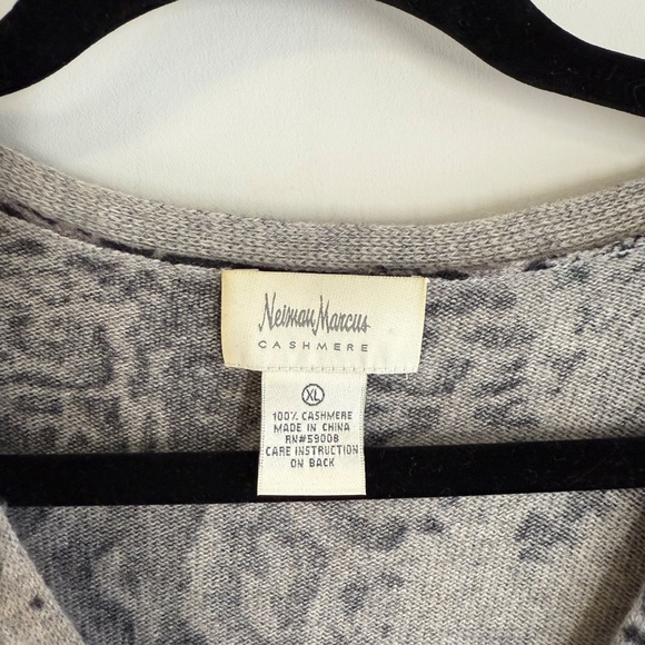 Neiman Marcus Cashmere Women’s Gray Black Animal Print Sweater Dress Size XL - Picture 5 of 8